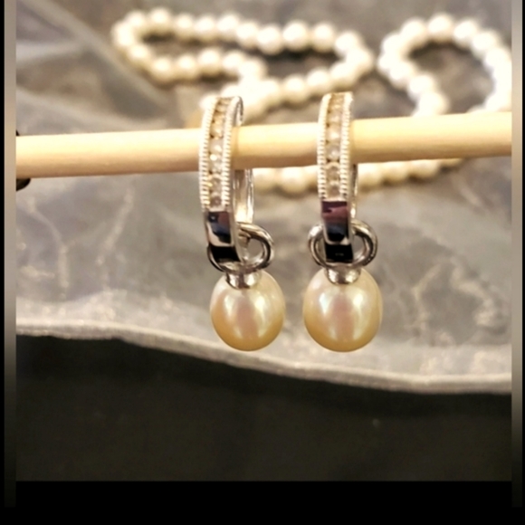 14k White Gold Earrings w Diamonds + Pearls Necklace added as a 🎁 bonus! - Picture 2 of 11